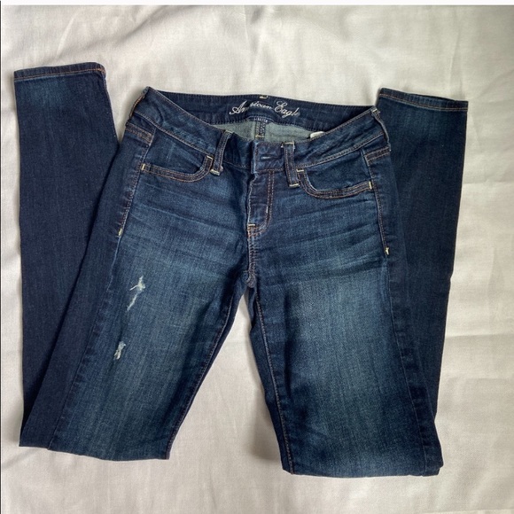 American Eagle Outfitters Denim - ❣️American Eagle Dark Wash Ripped Jegging Jeans❣️